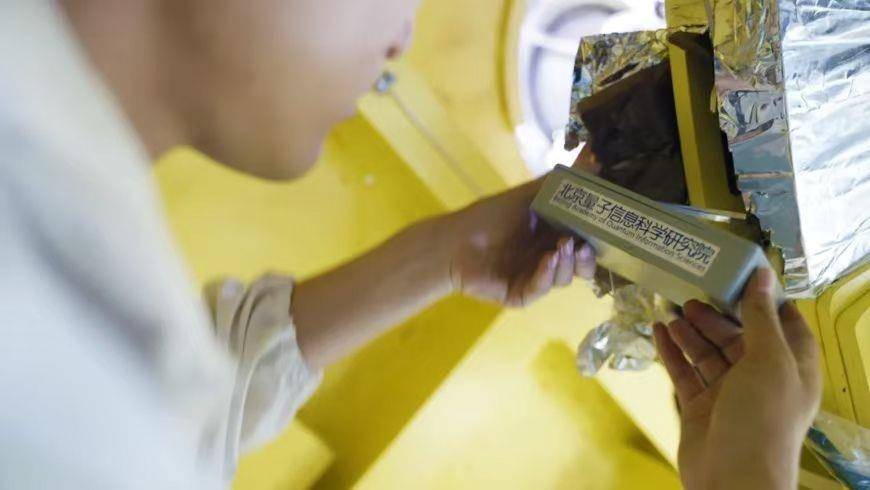 新突破！我國(guó)科研團(tuán)隊(duì)首次完成星地量子直接通信系統(tǒng)模塊級(jí)驗(yàn)證